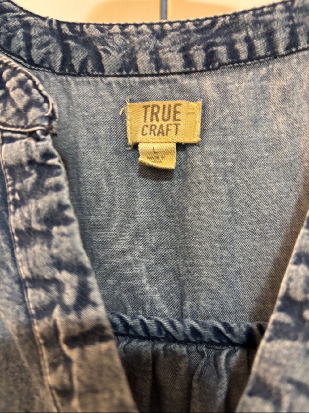 True Craft Washed Denim Blue V-Neck Tank Top large - Picture 4 of 5